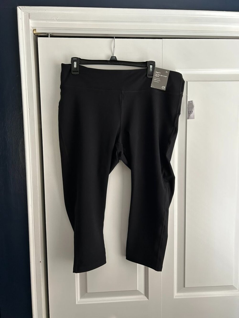 GapFit Women's Black Capri Leggings High-Waisted WOMEN'S XL NWT